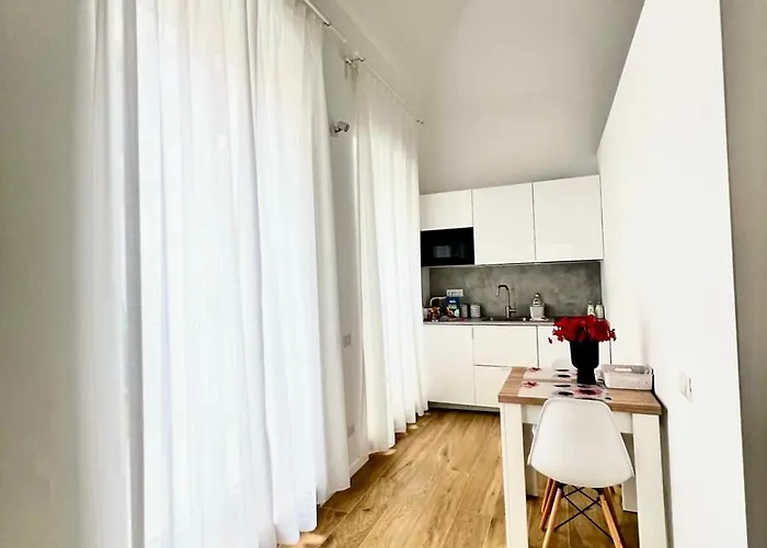 Andrea's 12 Apartment *